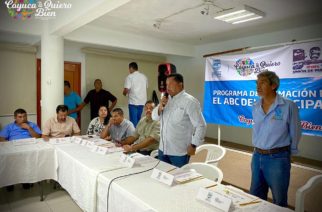 Inaugura Alberto de los Santos Díaz, los trabajos del taller “ABC del Municipalismo”.