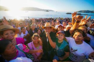Trabajando por Acapulco festejan cumpleaños de Félix Salgado Macedonio